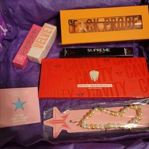 Jeffree Star not so mysterious box